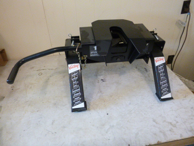 lot 4 image: Valley Pull Max 5th Wheel Hitch