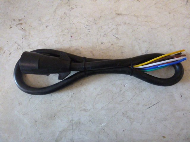 lot 42 image: 7 Pin Plug and Cord