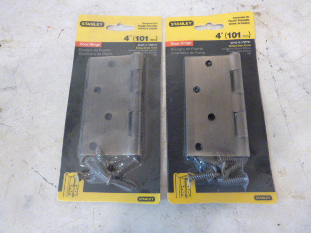 lot 67 image: 2 Stanley Antique Brass Hinges