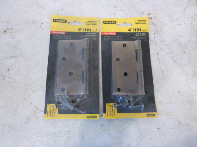lot 68 image: 2 Stanley Antique Brass Hinges