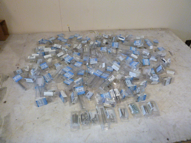 lot 72 image: Lot of Miscellaneous Hardware