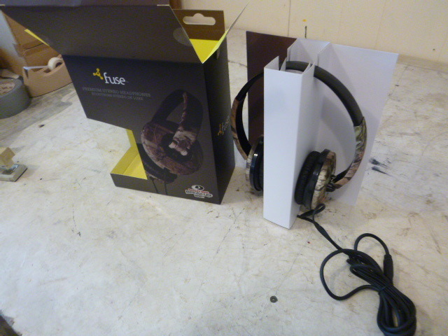 lot 109 image: Fuse Mossy Oak Premium Stereo Headphones
