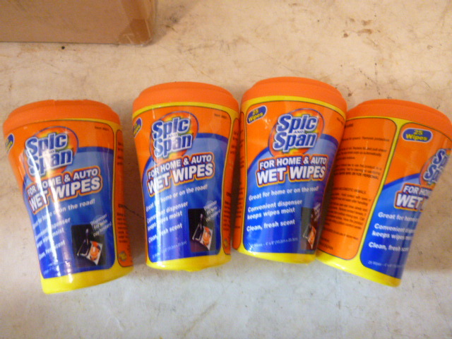 lot 137 image: 4 Tubs of Spic and Span Wet Wipes