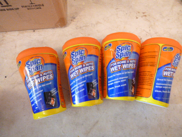 lot 138 image: 4 Tubs of Spic and Span Wet Wipes