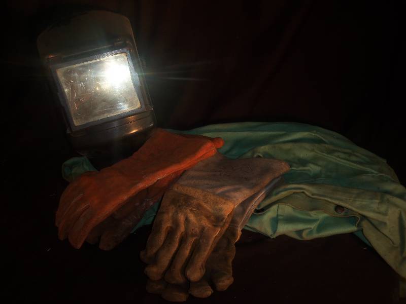 Welding Helmet & 2 Pairs of Gloves