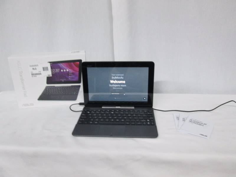 lot 16 image: ASUS Transformer Pad 10.1 2-in-1 LaptopTablet