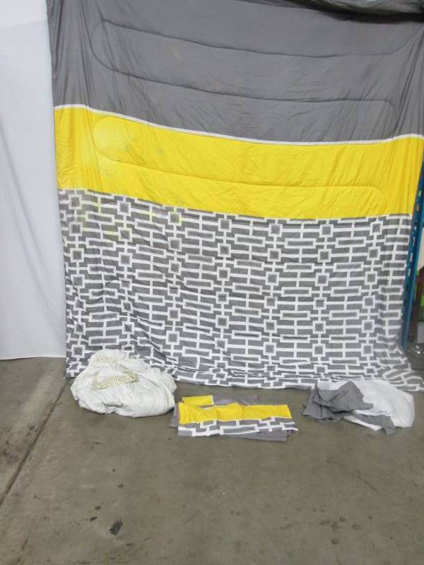 lot 65 image: Alcove Sophie Comforter Set and Accessories - King