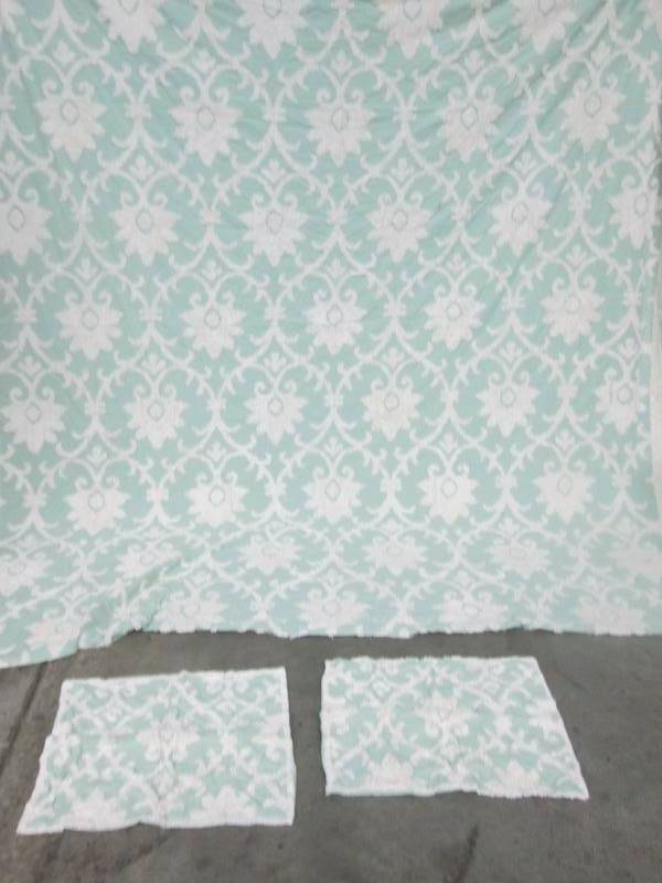 lot 67 image: Alcove Maisy Chenille Bedspread & Accessories - Queen