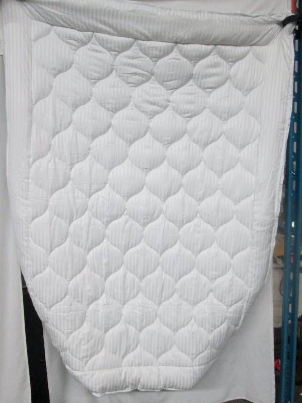 lot 75 image: Luxury Stripe Mattress Enhancer - Queen