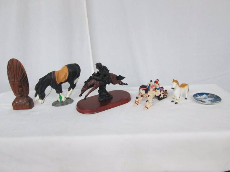 lot 92 image: Sculptures and Figurines