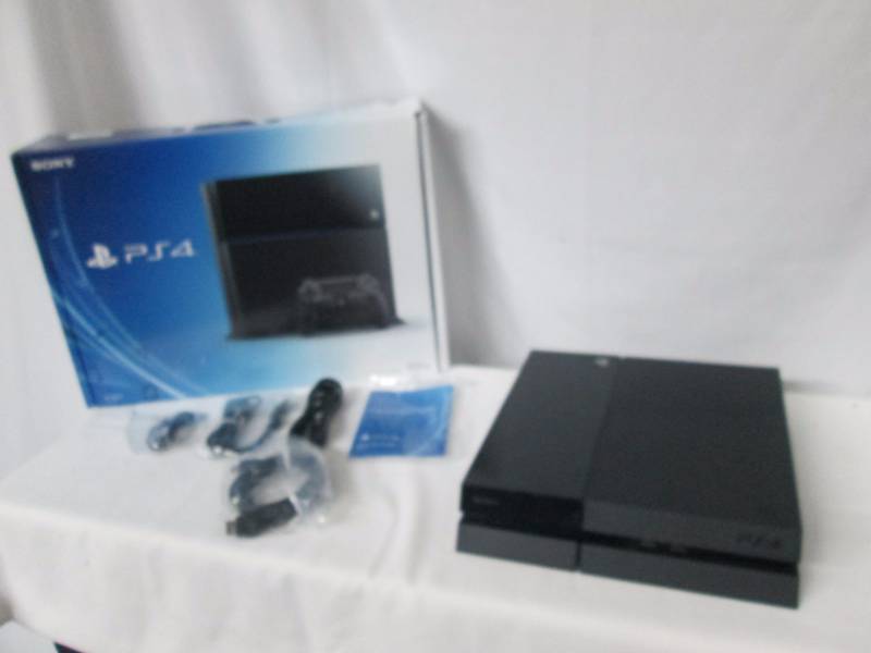 lot 7 image: Sony PS4 500GB Console