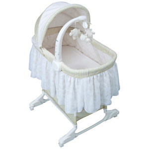 lot 51 image: Delta Jungle Bassinet