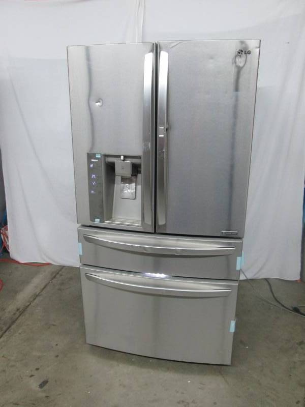 lot 1 image: LG 30 CU.FT. SUPER CAPACITY 4-DOOR FRENCH DOOR REFRIGERATOR W CUSTOMCHILL DRAWER
