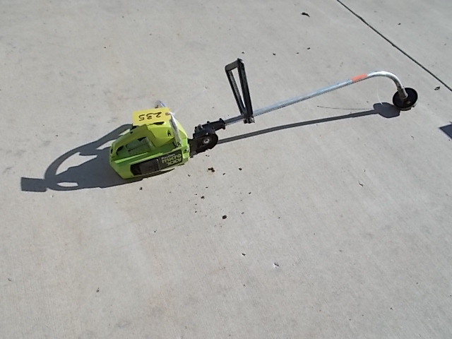 lot 235 image: Poulan Micro XXV String Trimmer, Ha...