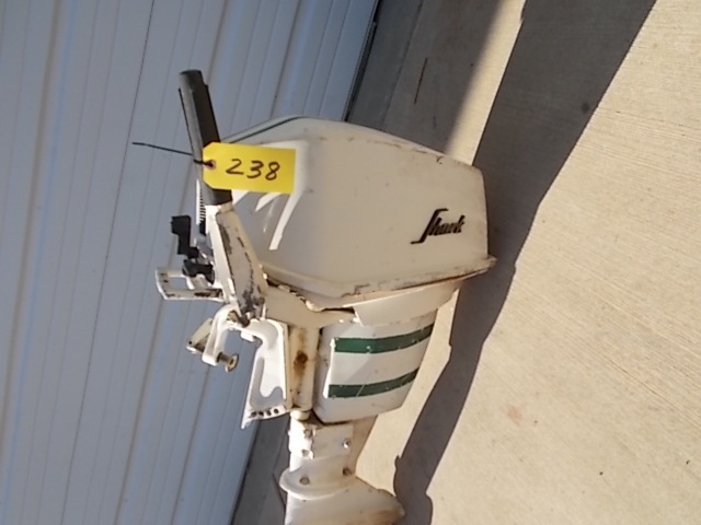 lot 238 image: Westbend Model 20301 20 hp Outboard...