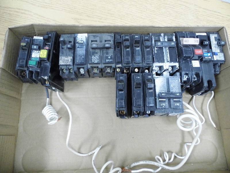lot 1 image: Assorted Circuit Breakers