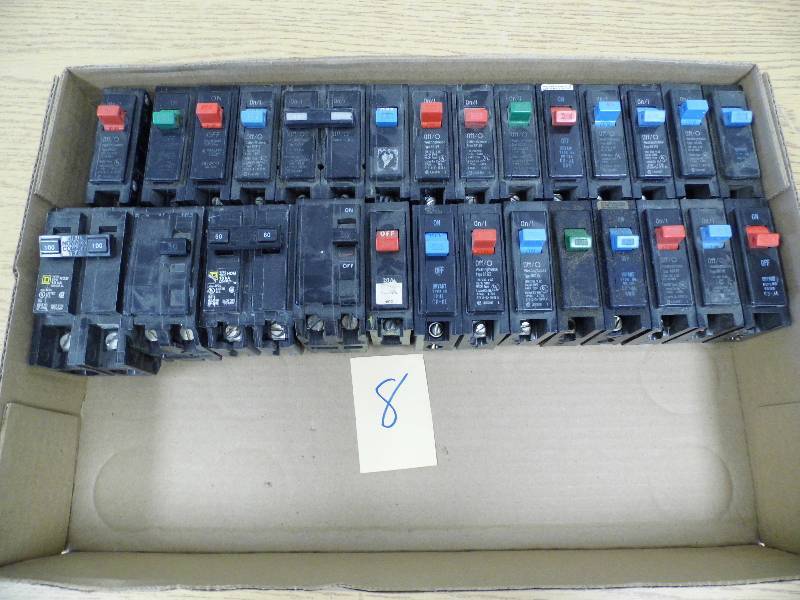 lot 8 image: Assorted Circuit Breakers