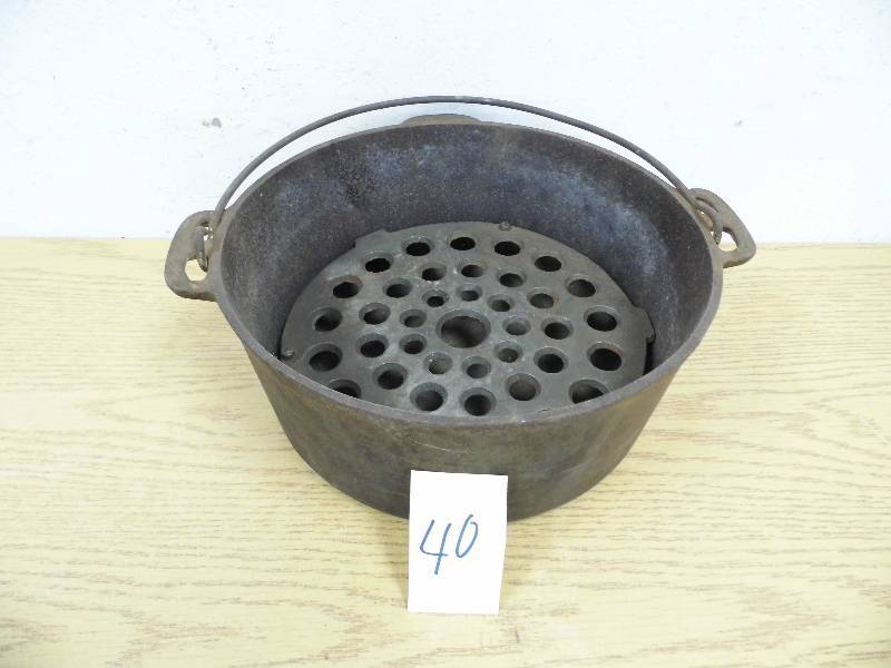 lot 40 image: Cast Iron Kettle