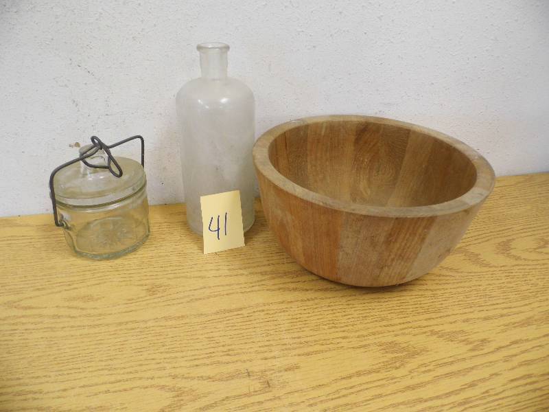 lot 41 image: Wooden Bowl
