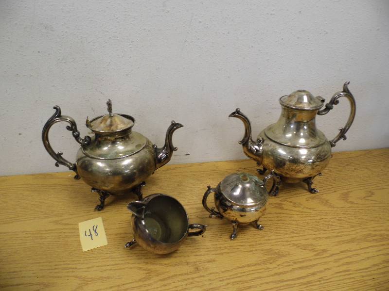 lot 48 image: Tea Service
