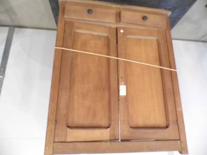 lot 52 image: Pie Safe