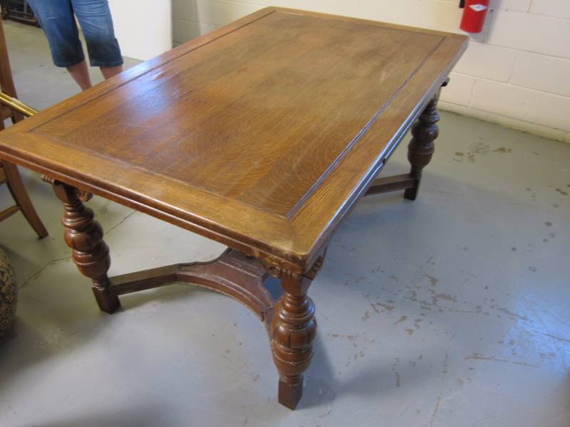 lot 4 image: Ornate Draw-Leaf Dining Table