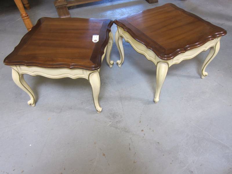 lot 15 image: Vintage End Tables