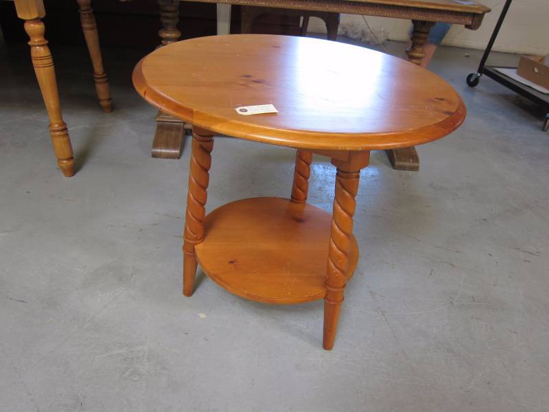 lot 18 image: Two-Tiered Side Table