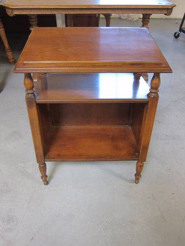 lot 20 image: Writing Table