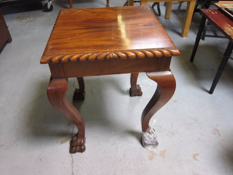 lot 33 image: End Table