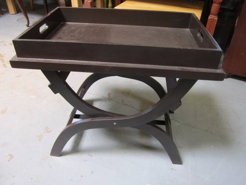 lot 35 image: 2-Piece Serving Table