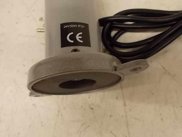 lot 32 image: Halogen Work Light, 110v, 50w, New