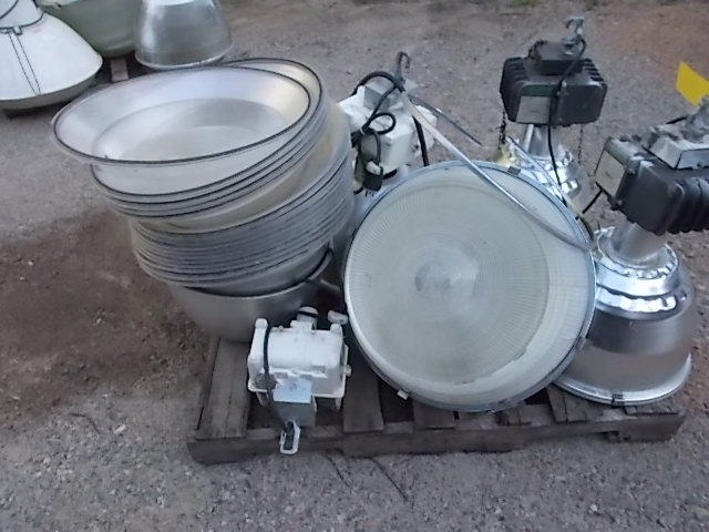 lot 117 image: (5) Asstd High Bay Lights...