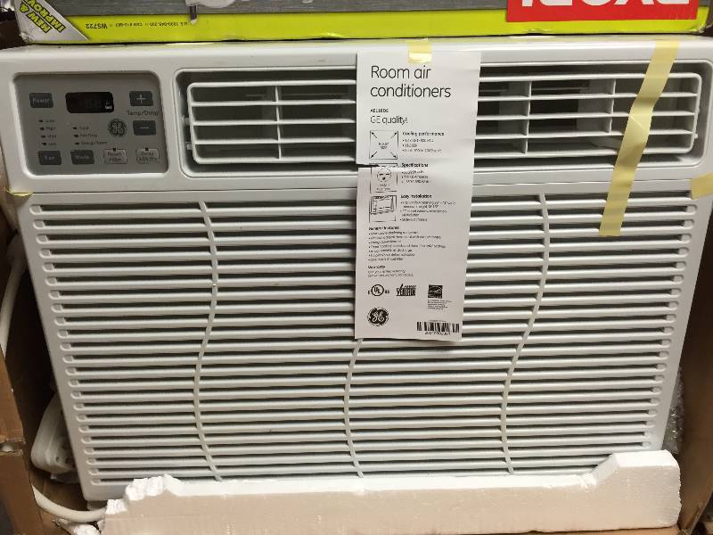 lot 13 image: GE 18,250 BTU Window Air Conditioner