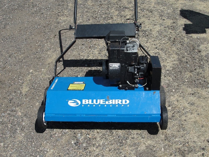 lot 8 image: Blue Bird Power Thatcher
