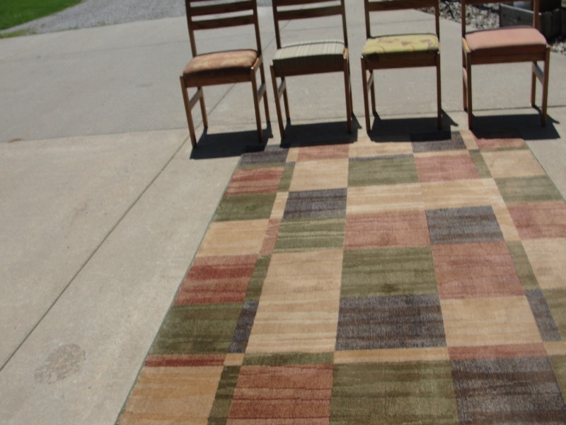 Kitchen table with 4 oak chairs and Rug