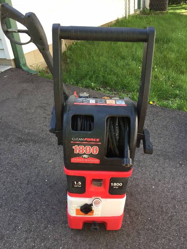 Clean Force 1800PSI Pressure Washer