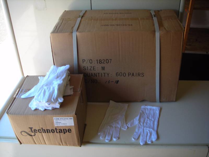 600 Pair White Gloves
