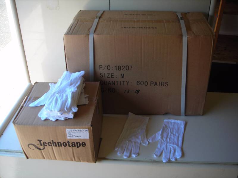 600 Pair White Gloves
