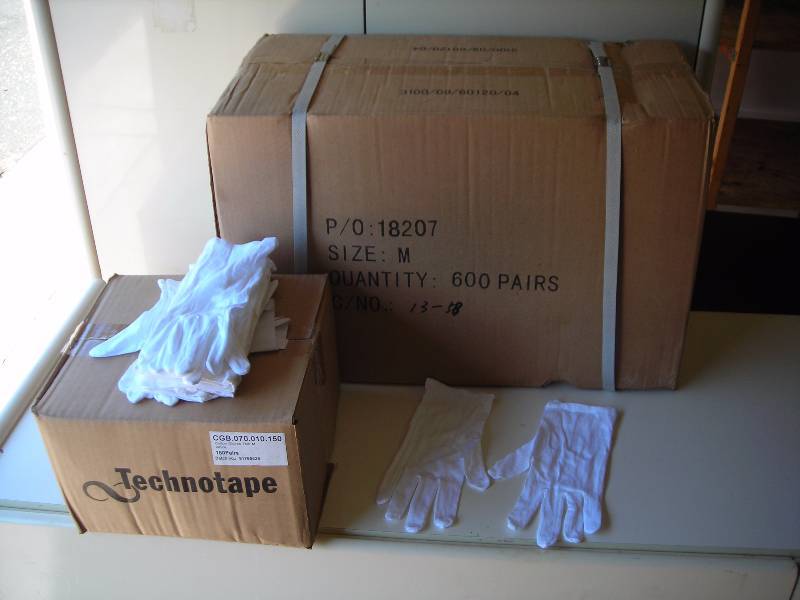600 Pair White Gloves