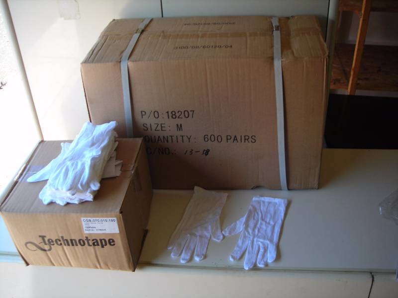 600 Pair White Gloves