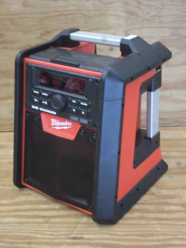 Milwaukee M18 Jobsite RadioCharger...
