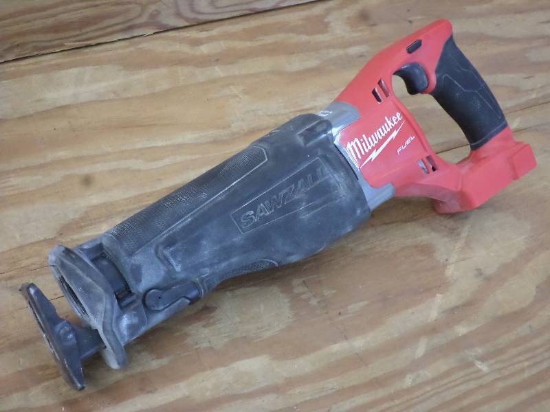 Milwaukee M18 FUEL Sawzall Reciproc...