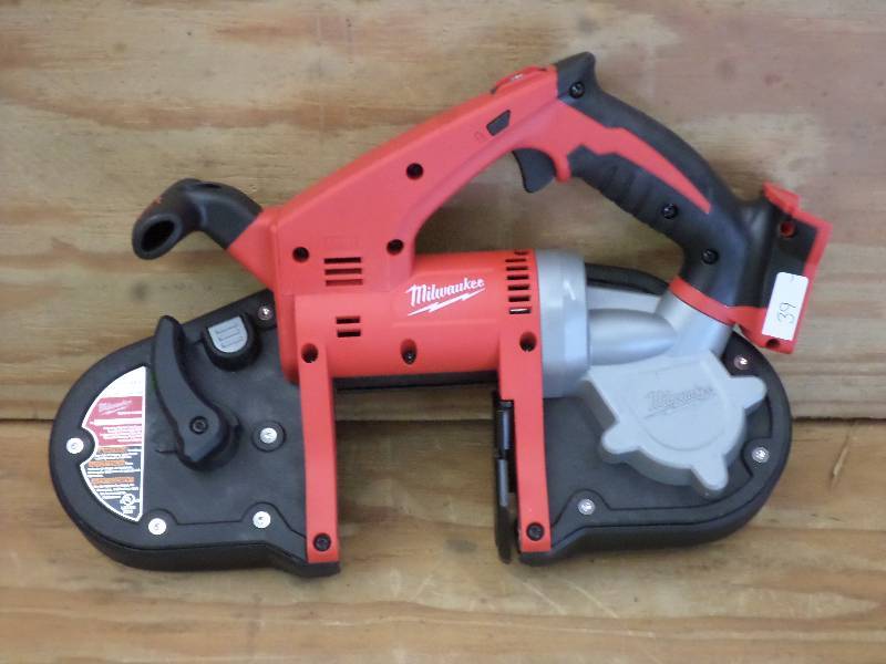 Milwaukee M18 Cordless Band Saw, Li...