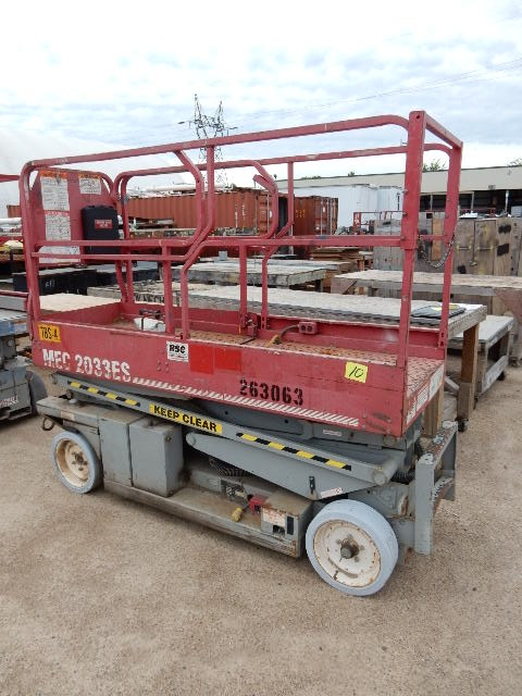 lot 10 image: MEC 2033ES Scissor Lift..