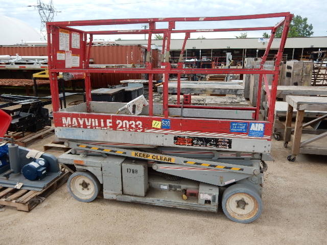 lot 11 image: Mayville 2033 Scissor Lift..