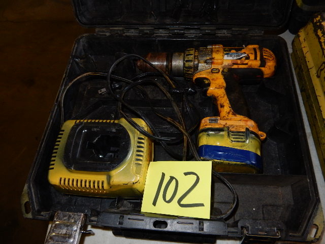 lot 102 image: DEWALT DC980 (we think) Heavy Duty Half Inch Cordless Drill Driver