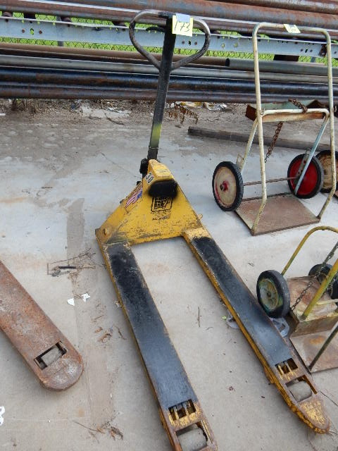 lot 173 image: Pallet Jack