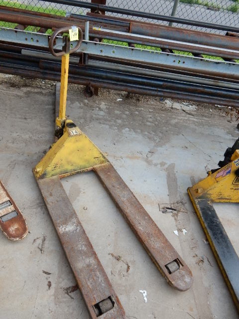 lot 174 image: Pallet Jack