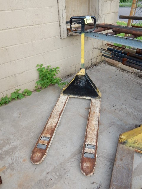 lot 175 image: Pallet Jack